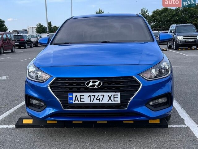 Синій Хендай Акцент, об'ємом двигуна 1.37 л та пробігом 52 тис. км за 11000 $, фото 1 на Automoto.ua
