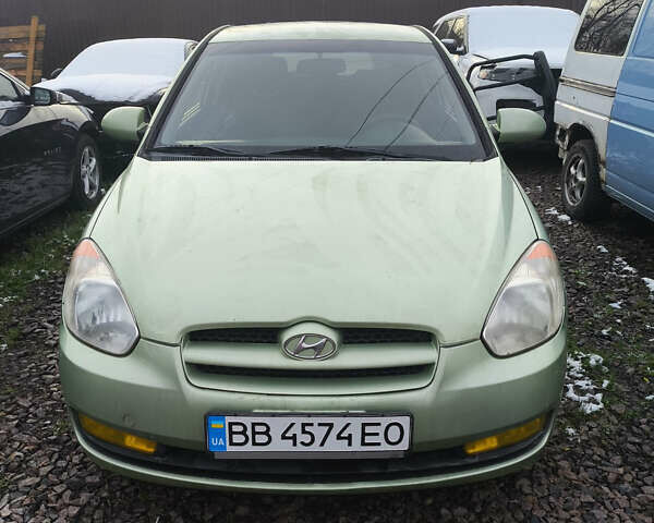 Зеленый Хендай Акцент, объемом двигателя 1.6 л и пробегом 210 тыс. км за 4250 $, фото 1 на Automoto.ua