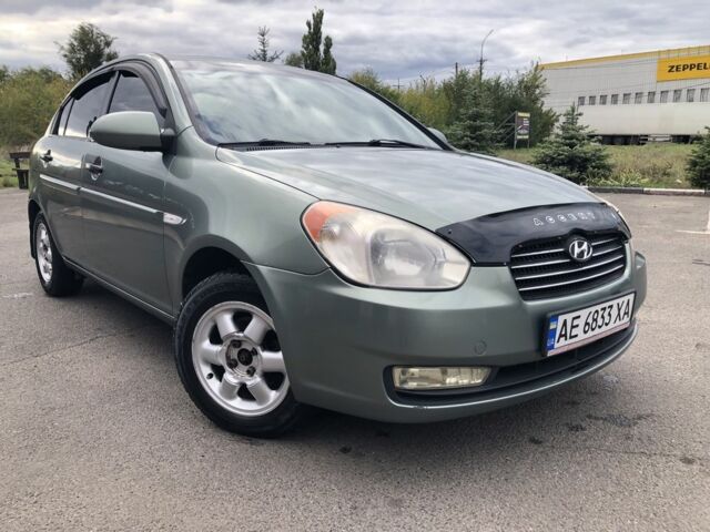 Зеленый Хендай Акцент, объемом двигателя 1.4 л и пробегом 250 тыс. км за 4200 $, фото 1 на Automoto.ua