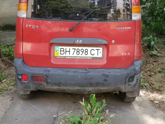 Красный Хендай Атос, объемом двигателя 1 л и пробегом 257 тыс. км за 2700 $, фото 1 на Automoto.ua