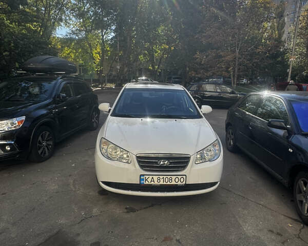 Белый Хендай Аванте, объемом двигателя 1.59 л и пробегом 98 тыс. км за 7350 $, фото 1 на Automoto.ua