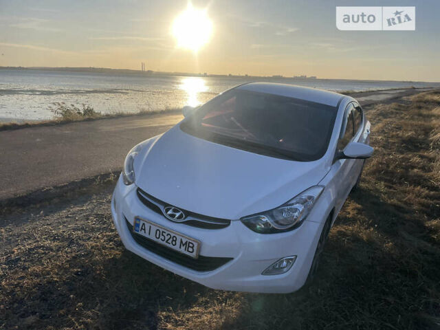 Белый Хендай Аванте, объемом двигателя 1.6 л и пробегом 180 тыс. км за 10000 $, фото 1 на Automoto.ua