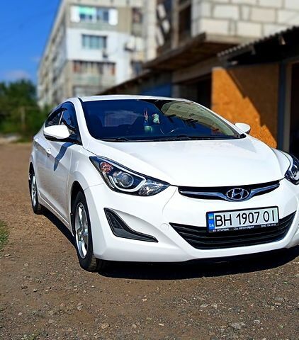 Хендай Аванте 2014 в Одессе на Automoto.ua Белый Хендай Аванте, объемом двигателя 1.6 л и пробегом 200 тыс. км за 8300 $, фото 1 на Automoto.ua