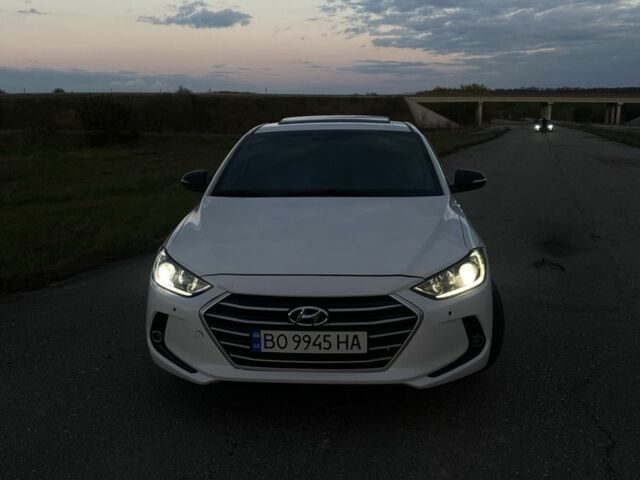 Белый Хендай Аванте, объемом двигателя 1.6 л и пробегом 118 тыс. км за 11500 $, фото 1 на Automoto.ua
