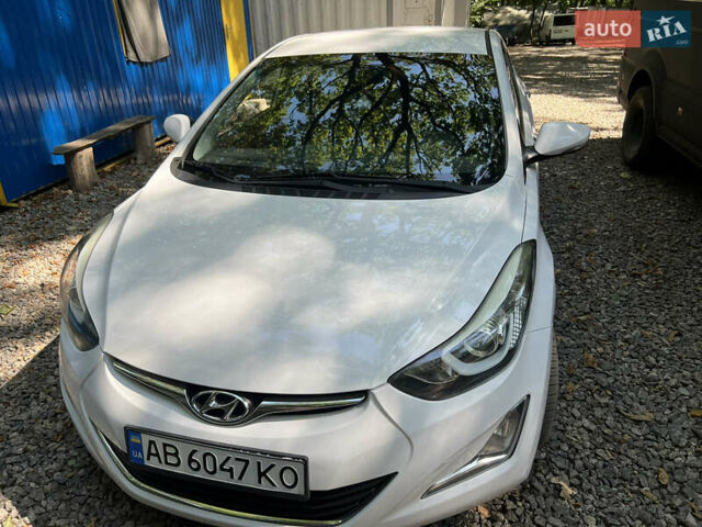 Белый Хендай Аванте, объемом двигателя 1.6 л и пробегом 230 тыс. км за 9000 $, фото 1 на Automoto.ua