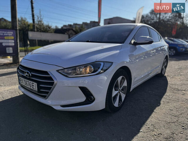 Белый Хендай Аванте, объемом двигателя 1.6 л и пробегом 190 тыс. км за 9995 $, фото 1 на Automoto.ua