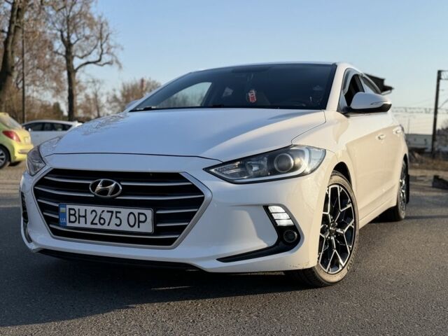 Білий Хендай Аванте, об'ємом двигуна 1.6 л та пробігом 181 тис. км за 12000 $, фото 1 на Automoto.ua