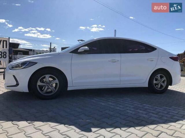 Белый Хендай Аванте, объемом двигателя 1.59 л и пробегом 153 тыс. км за 12900 $, фото 1 на Automoto.ua