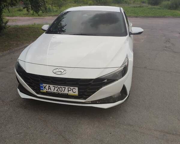 Белый Хендай Аванте, объемом двигателя 1.59 л и пробегом 189 тыс. км за 19100 $, фото 1 на Automoto.ua