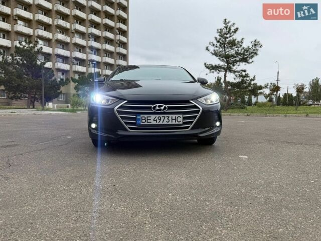 Черный Хендай Аванте, объемом двигателя 1.58 л и пробегом 229 тыс. км за 12299 $, фото 1 на Automoto.ua