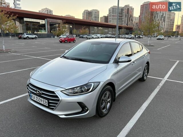 Сірий Хендай Аванте, об'ємом двигуна 1.6 л та пробігом 179 тис. км за 12800 $, фото 1 на Automoto.ua