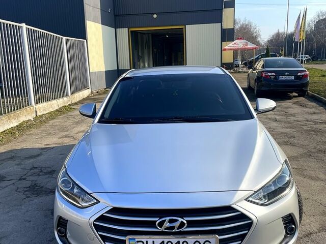 Сірий Хендай Аванте, об'ємом двигуна 1.6 л та пробігом 149 тис. км за 10600 $, фото 1 на Automoto.ua