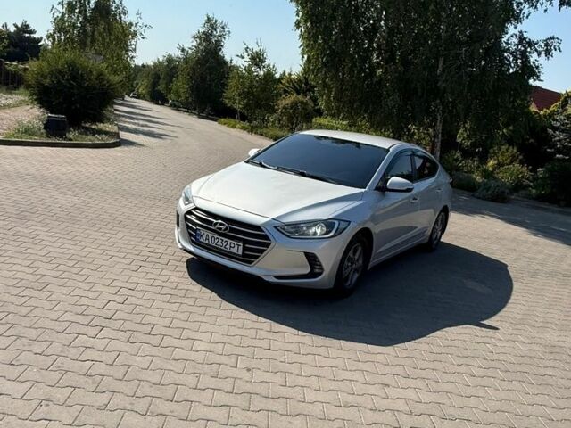 Серый Хендай Аванте, объемом двигателя 1.59 л и пробегом 230 тыс. км за 9500 $, фото 1 на Automoto.ua