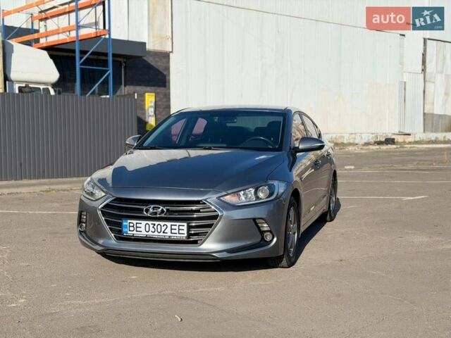 Серый Хендай Аванте, объемом двигателя 1.6 л и пробегом 94 тыс. км за 10000 $, фото 1 на Automoto.ua