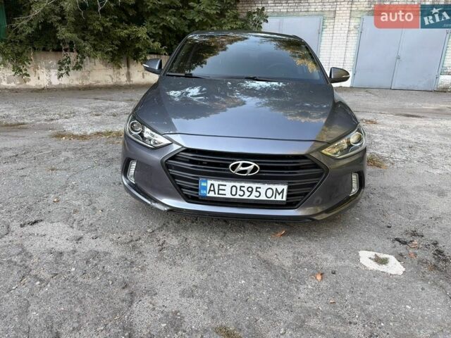 Серый Хендай Аванте, объемом двигателя 1.6 л и пробегом 274 тыс. км за 9000 $, фото 1 на Automoto.ua