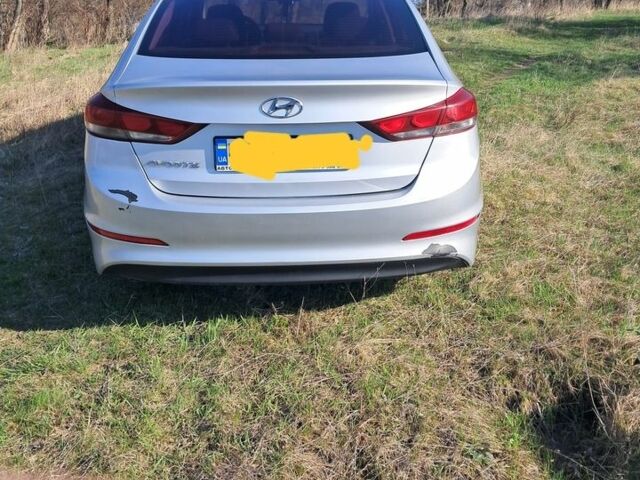 Серый Хендай Аванте, объемом двигателя 1.6 л и пробегом 284 тыс. км за 7800 $, фото 1 на Automoto.ua