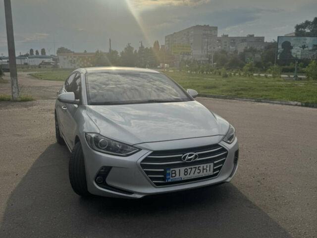 Серый Хендай Аванте, объемом двигателя 1.58 л и пробегом 175 тыс. км за 12000 $, фото 1 на Automoto.ua