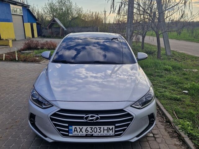 Серый Хендай Аванте, объемом двигателя 1.58 л и пробегом 165 тыс. км за 11500 $, фото 1 на Automoto.ua