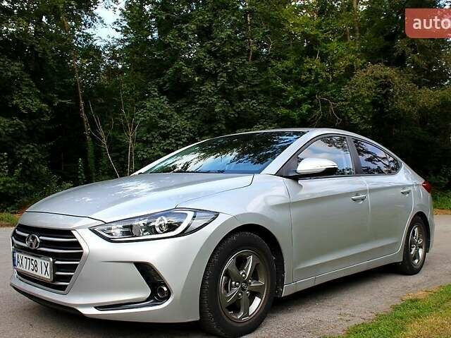 Серый Хендай Аванте, объемом двигателя 1.6 л и пробегом 145 тыс. км за 11200 $, фото 1 на Automoto.ua