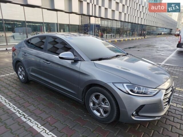 Серый Хендай Аванте, объемом двигателя 1.6 л и пробегом 186 тыс. км за 11500 $, фото 1 на Automoto.ua