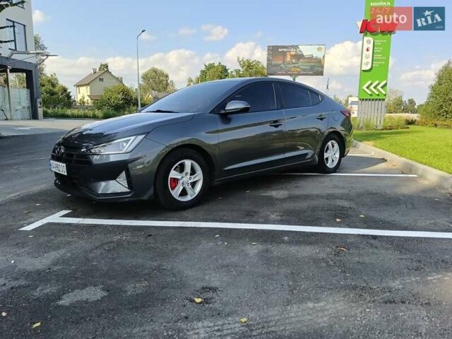 Серый Хендай Аванте, объемом двигателя 1.6 л и пробегом 172 тыс. км за 14800 $, фото 1 на Automoto.ua