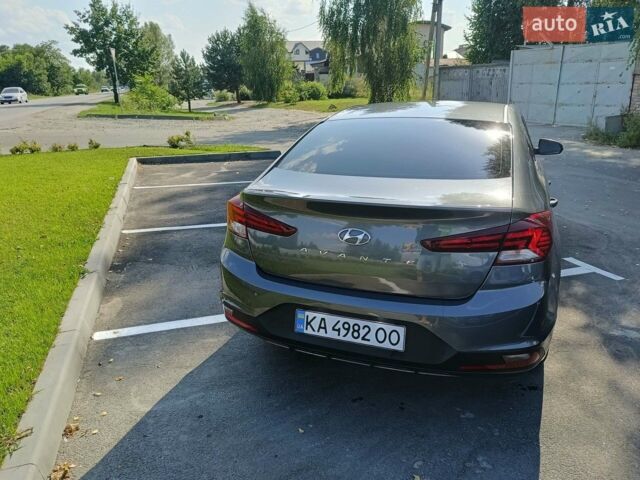 Серый Хендай Аванте, объемом двигателя 1.6 л и пробегом 176 тыс. км за 13800 $, фото 1 на Automoto.ua