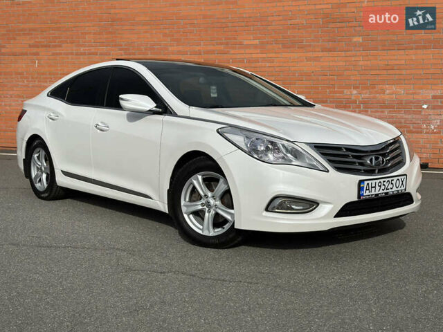 Белый Хендай Азера, объемом двигателя 3 л и пробегом 120 тыс. км за 11500 $, фото 1 на Automoto.ua