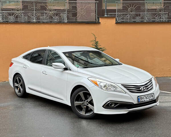 Білий Хендай Азера, об'ємом двигуна 3.34 л та пробігом 178 тис. км за 10800 $, фото 1 на Automoto.ua