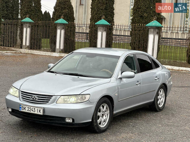 Серый Хендай Азера, объемом двигателя 3.3 л и пробегом 390 тыс. км за 4500 $, фото 1 на Automoto.ua