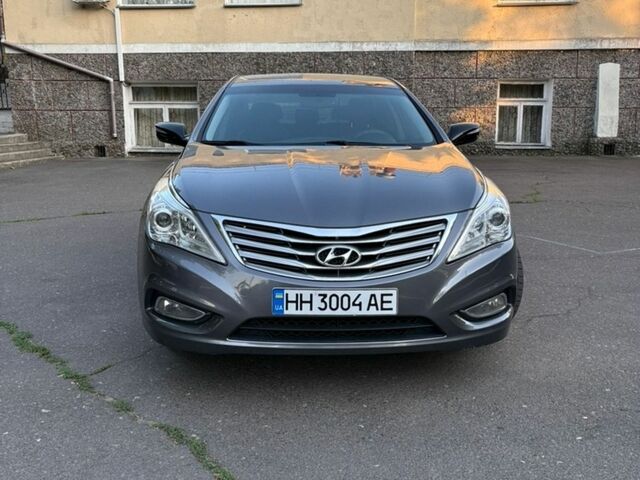 Серый Хендай Азера, объемом двигателя 3.3 л и пробегом 316 тыс. км за 9000 $, фото 1 на Automoto.ua