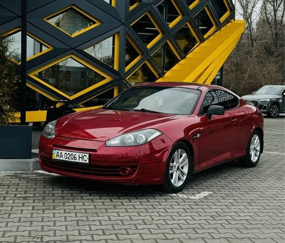 Красный Хендай Купе, объемом двигателя 2 л и пробегом 192 тыс. км за 5200 $, фото 1 на Automoto.ua
