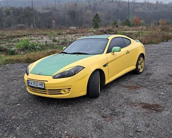 Жовтий Хендай Купе, об'ємом двигуна 1.98 л та пробігом 205 тис. км за 7200 $, фото 1 на Automoto.ua