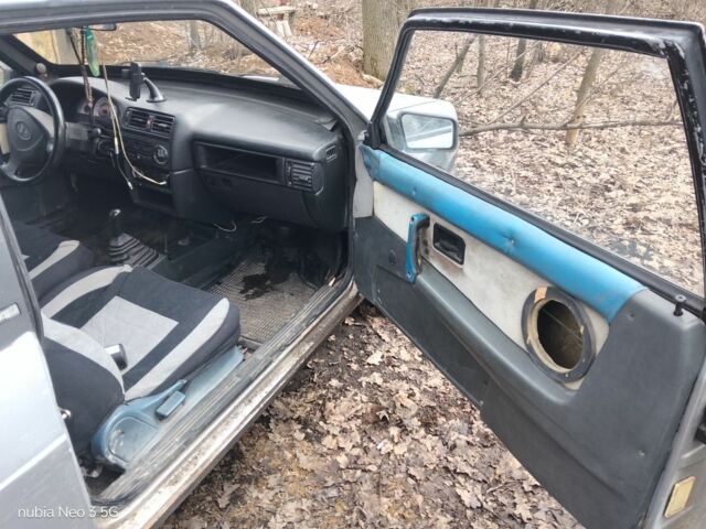 Сірий Хендай Купе, об'ємом двигуна 0 л та пробігом 200 тис. км за 452 $, фото 1 на Automoto.ua