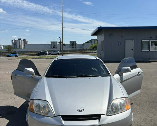 Серый Хендай Купе, объемом двигателя 1.98 л и пробегом 182 тыс. км за 5300 $, фото 1 на Automoto.ua