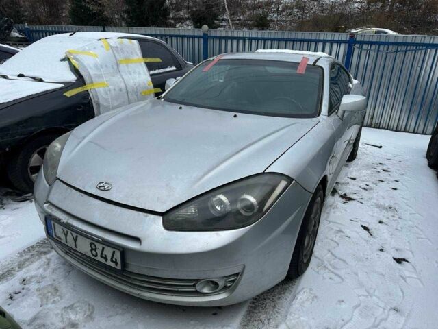 Сірий Хендай Купе, об'ємом двигуна 2.7 л та пробігом 246 тис. км за 3000 $, фото 1 на Automoto.ua