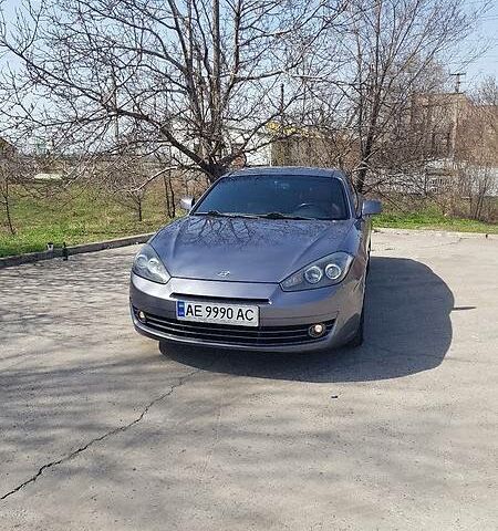 Сірий Хендай Купе, об'ємом двигуна 2 л та пробігом 130 тис. км за 8200 $, фото 1 на Automoto.ua