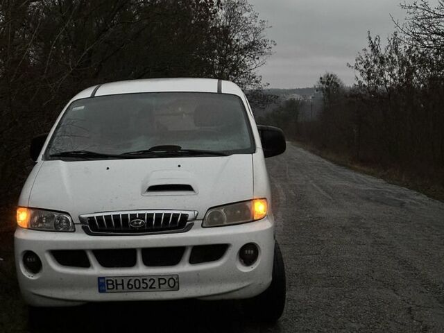 Белый Хендай Другая, объемом двигателя 2.5 л и пробегом 200 тыс. км за 3200 $, фото 1 на Automoto.ua