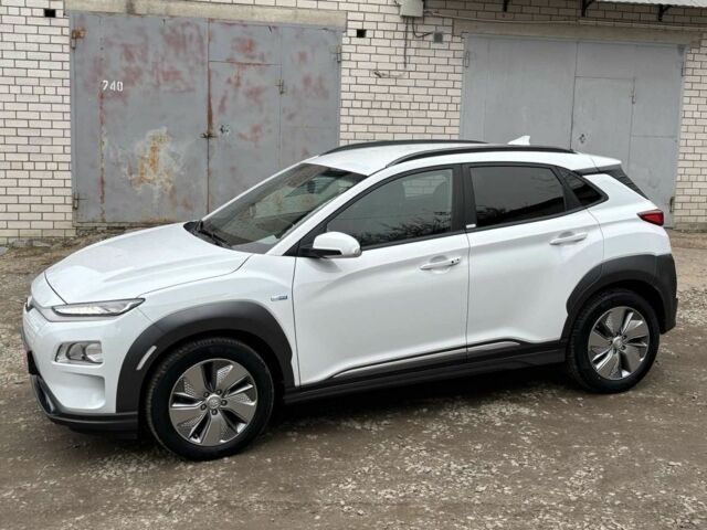 Білий Хендай Інша, об'ємом двигуна 0 л та пробігом 102 тис. км за 15700 $, фото 1 на Automoto.ua