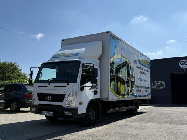 Білий Хендай Інша, об'ємом двигуна 3.9 л та пробігом 80 тис. км за 28000 $, фото 1 на Automoto.ua