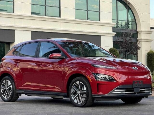 Красный Хендай Другая, объемом двигателя 0 л и пробегом 17 тыс. км за 16300 $, фото 1 на Automoto.ua