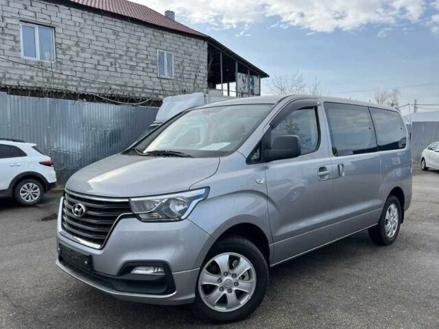 Сірий Хендай Інша, об'ємом двигуна 2.5 л та пробігом 22 тис. км за 21000 $, фото 1 на Automoto.ua