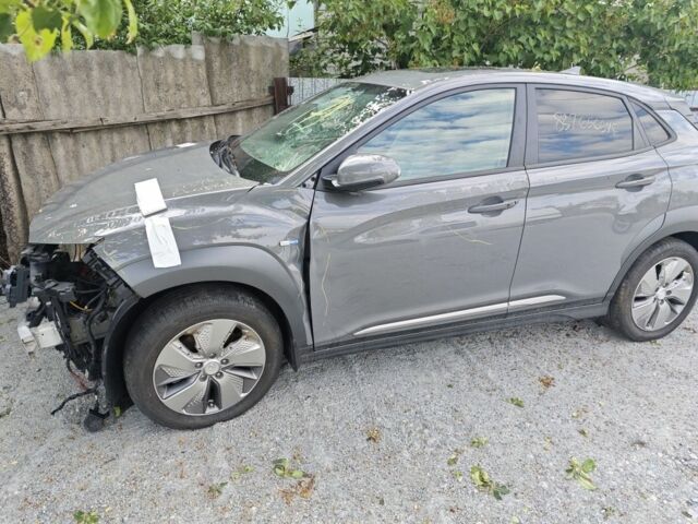 Серый Хендай Другая, объемом двигателя 0 л и пробегом 50 тыс. км за 5000 $, фото 1 на Automoto.ua