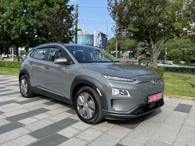 Сірий Хендай Інша, об'ємом двигуна 2 л та пробігом 19 тис. км за 16200 $, фото 1 на Automoto.ua