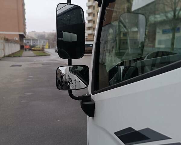 Білий Хендай EX8, об'ємом двигуна 3.93 л та пробігом 201 тис. км за 29800 $, фото 1 на Automoto.ua