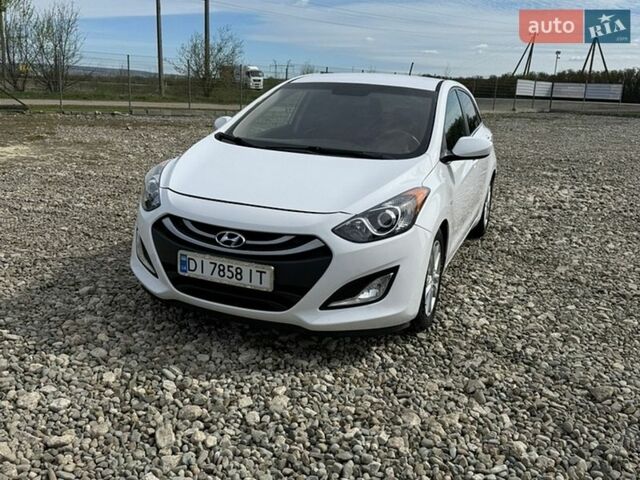 Белый Хендай Элантра, объемом двигателя 2 л и пробегом 125 тыс. км за 8900 $, фото 1 на Automoto.ua