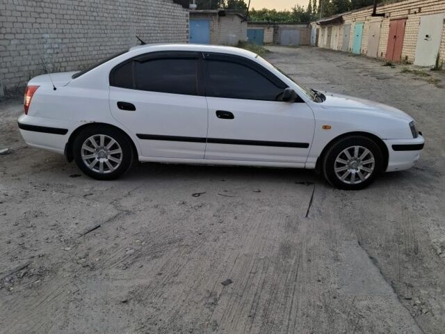 Білий Хендай Елантра, об'ємом двигуна 1.6 л та пробігом 288 тис. км за 4000 $, фото 1 на Automoto.ua