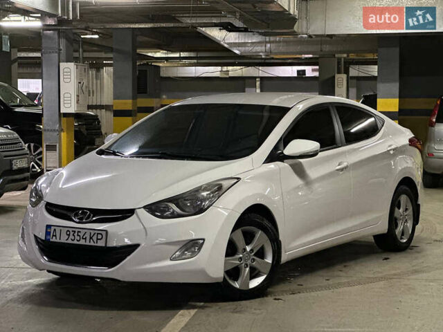 Белый Хендай Элантра, объемом двигателя 1.59 л и пробегом 141 тыс. км за 9299 $, фото 1 на Automoto.ua