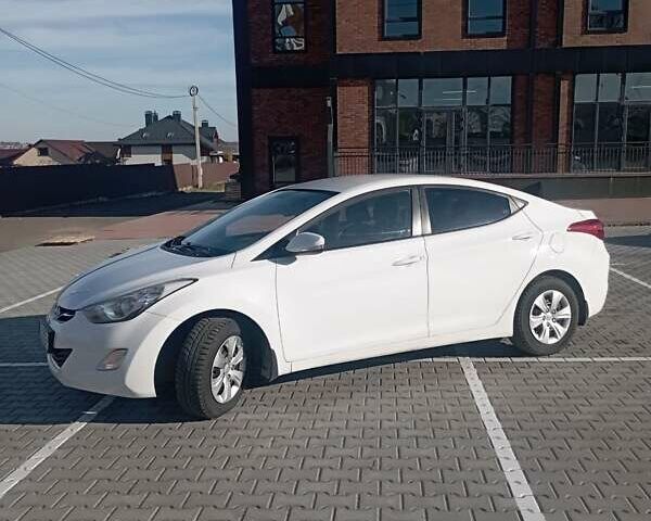 Білий Хендай Елантра, об'ємом двигуна 1.59 л та пробігом 220 тис. км за 8500 $, фото 1 на Automoto.ua