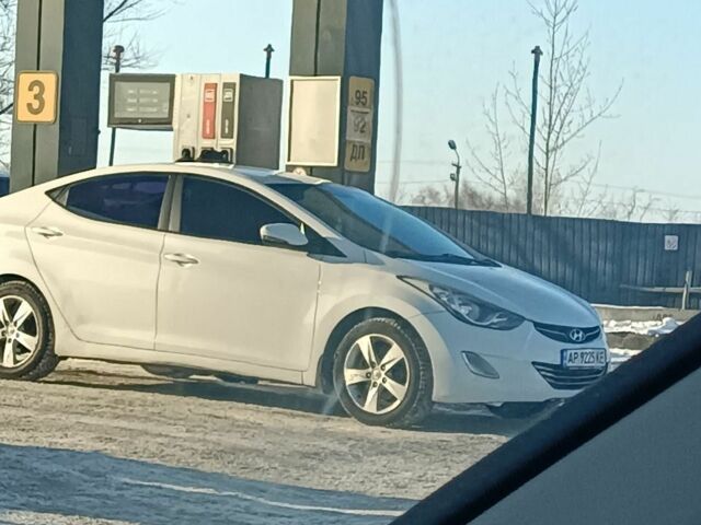 Белый Хендай Элантра, объемом двигателя 1.8 л и пробегом 215 тыс. км за 8700 $, фото 1 на Automoto.ua