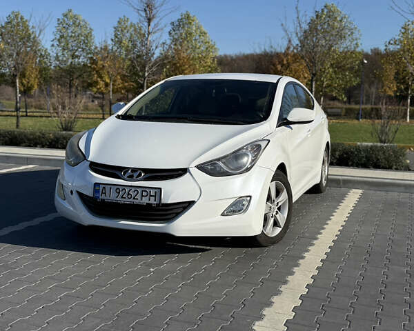 Белый Хендай Элантра, объемом двигателя 1.8 л и пробегом 255 тыс. км за 8400 $, фото 1 на Automoto.ua
